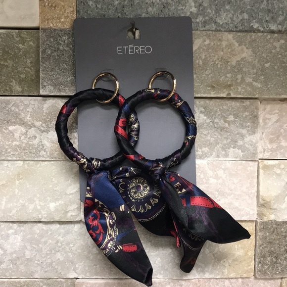 🎁 Etereo Scarf-Detail Hoop Earrings - Picture 2 of 7